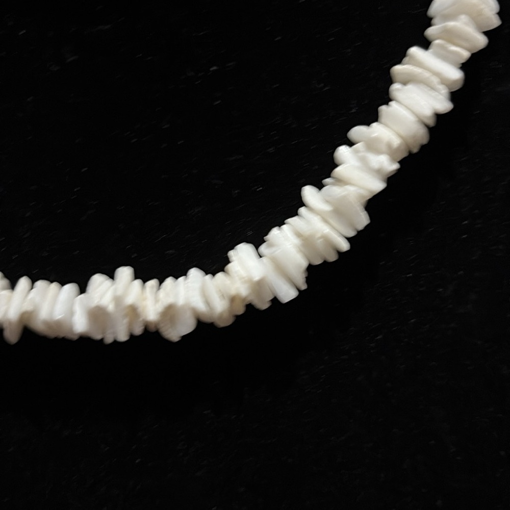 White puka shell necklace 18” - Picture 3 of 8